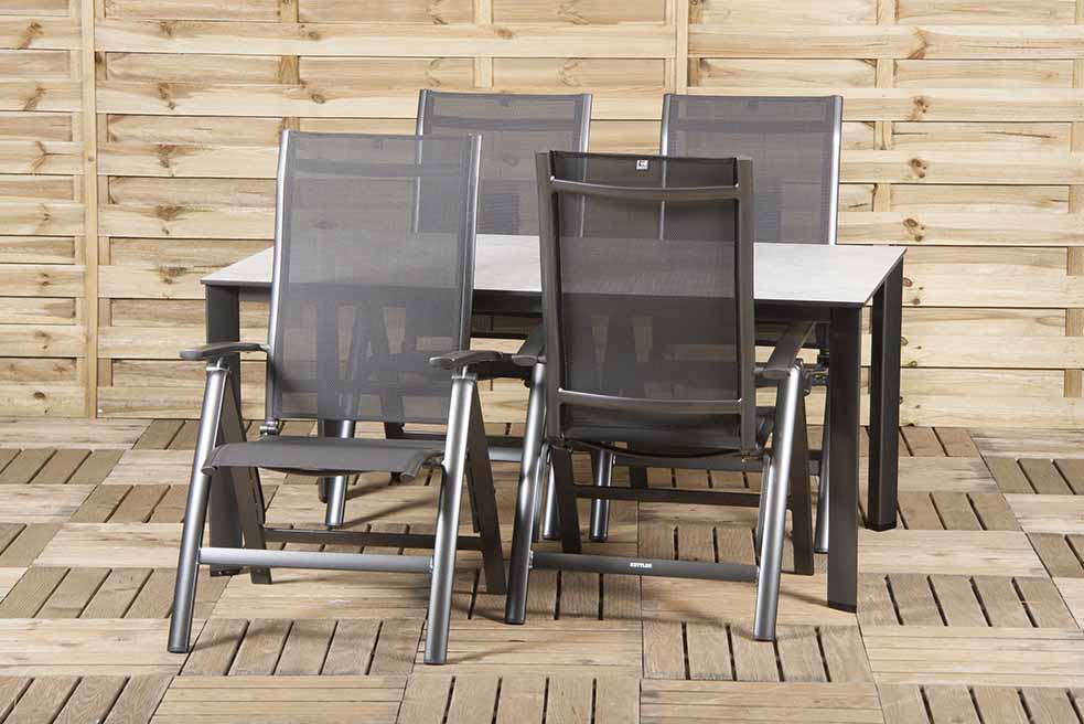 4 Kettler Legato verstelbare stoelen1 HPL tafel 160×95 cm •